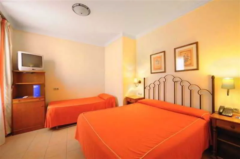 Sercotel Tribuna مالقة 3*,